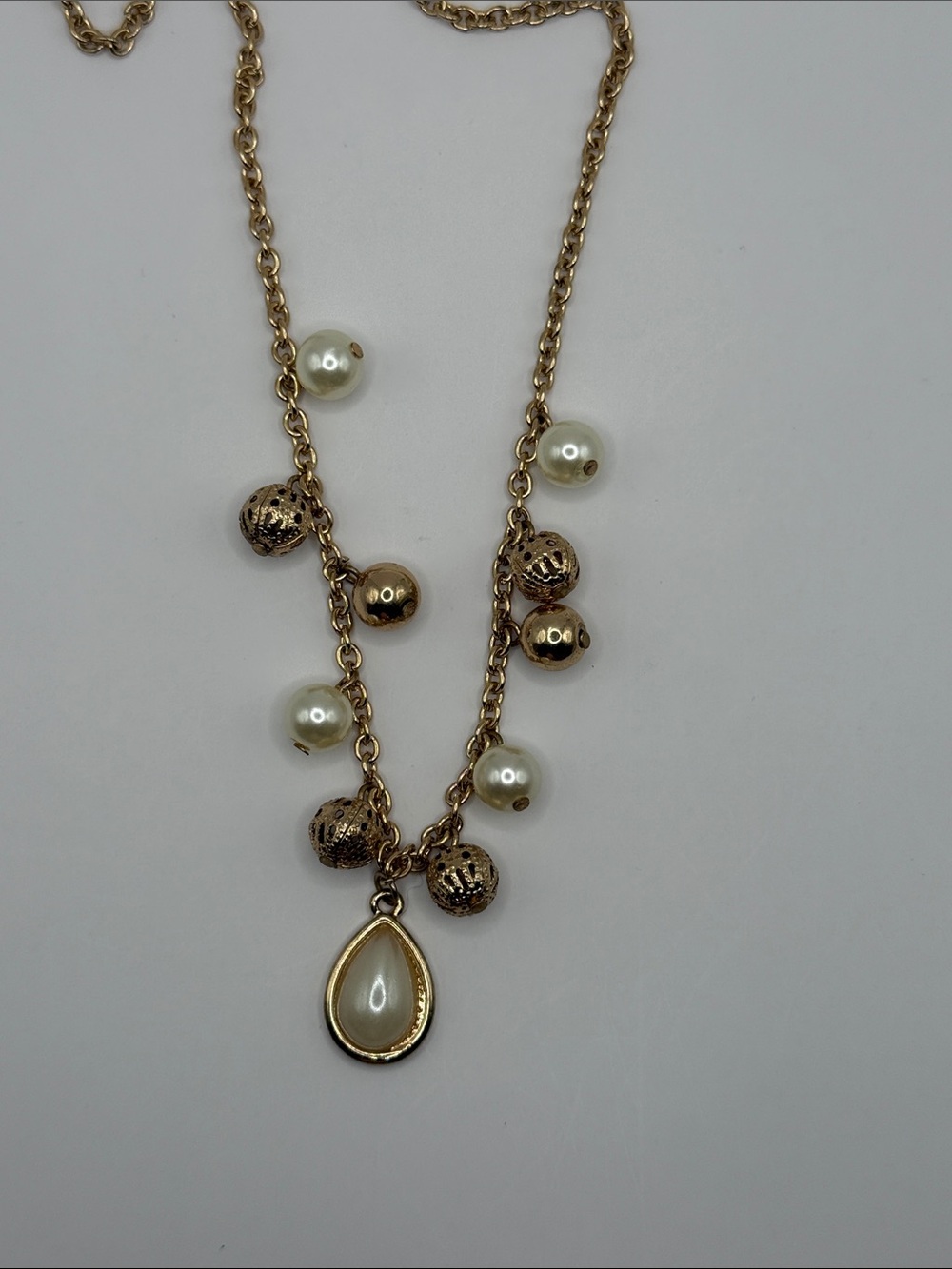 Elegant Gold Plated and Imitation Pearl Necklace